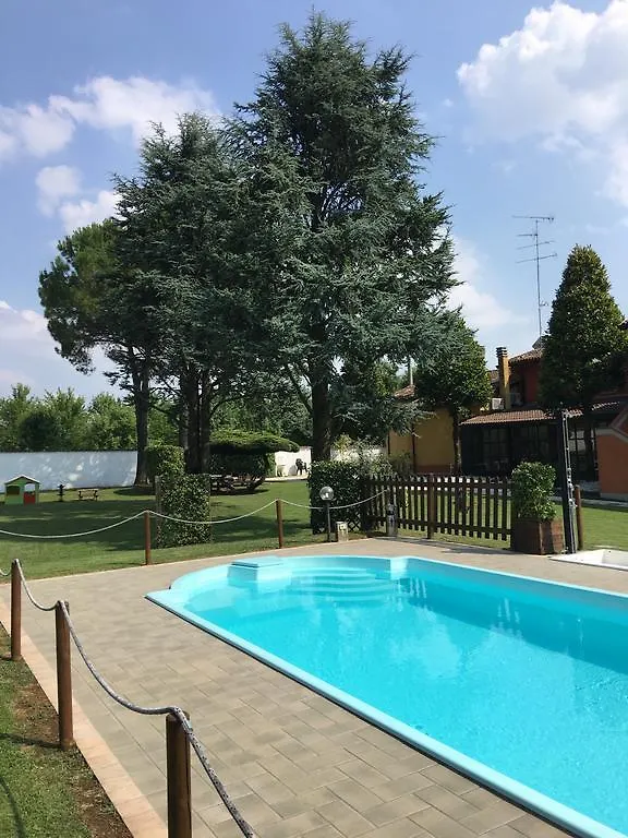 Oasi Del Garda Apartment Monzambano